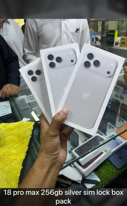 iPhone 18 Pro Max 256GB Silver (SIM Lock, Box Pack)